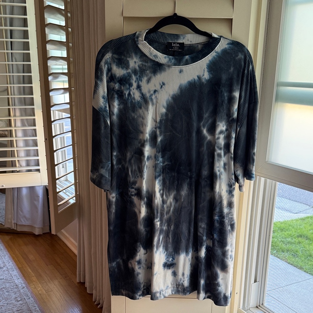 Dressed in LALA Medium navy tie die set